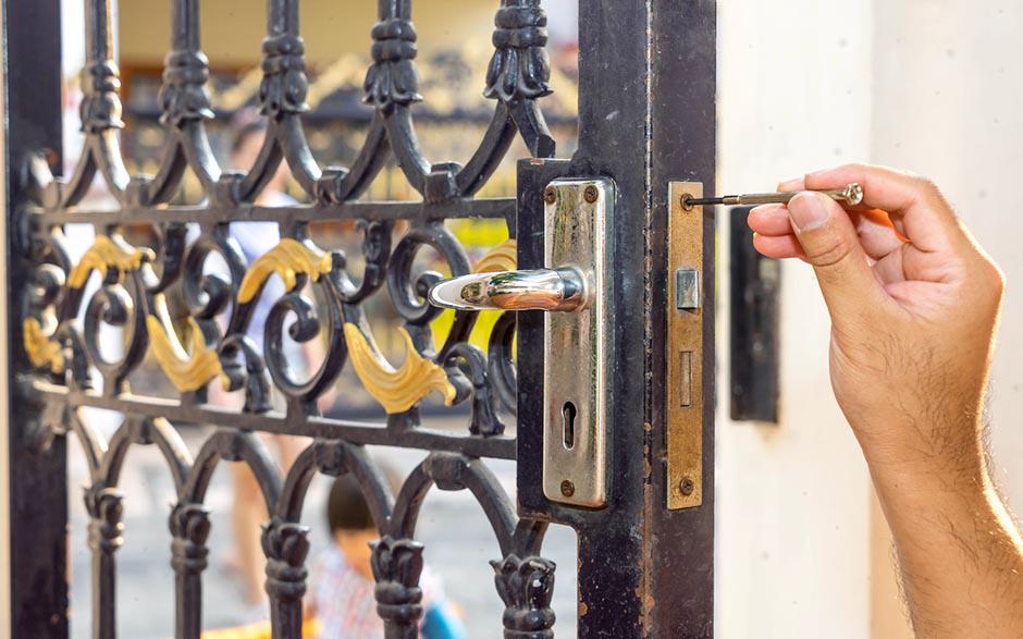 ouvrir une porte Brunoy