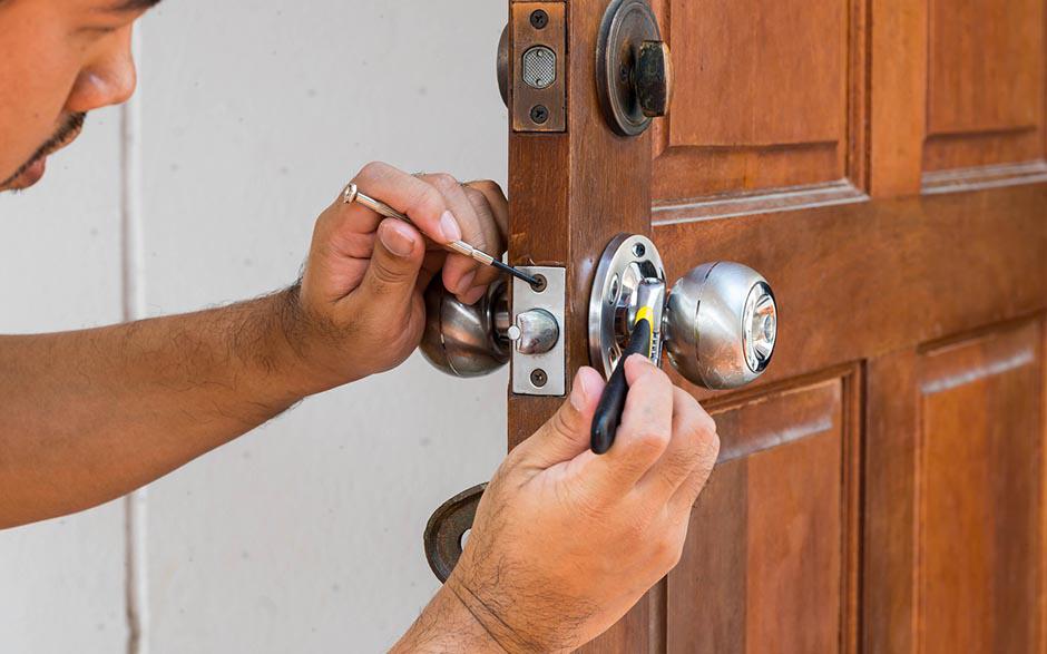 ouvrir une porte de chambre sans clé Maule